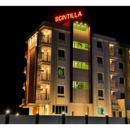 Hotel Scintilla Somnath Bagian luar foto
