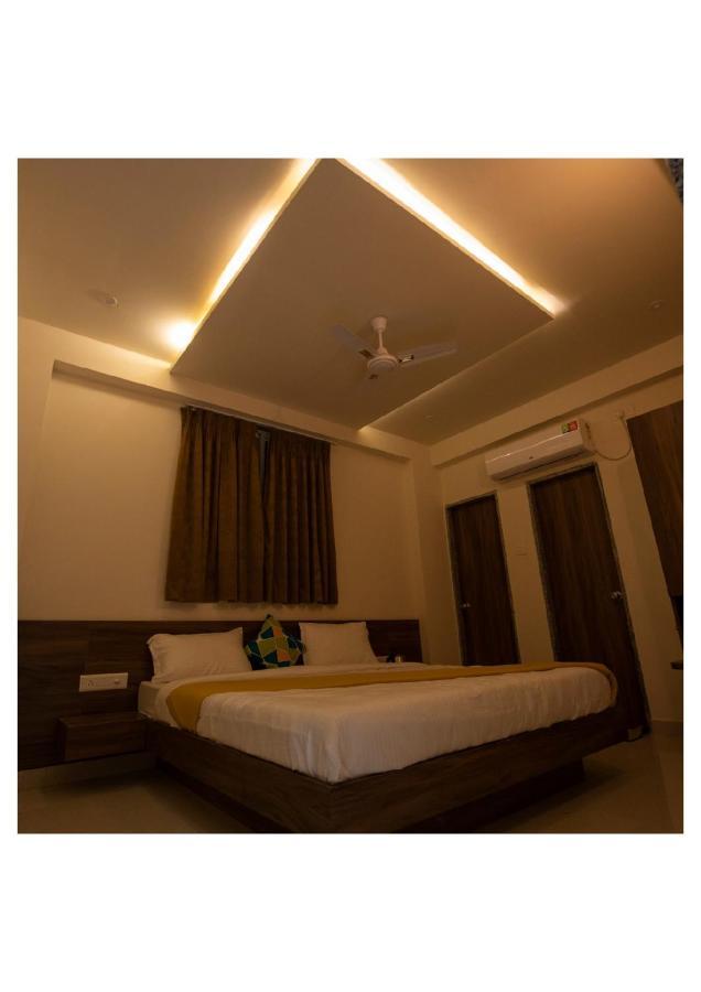Hotel Scintilla Somnath Bagian luar foto