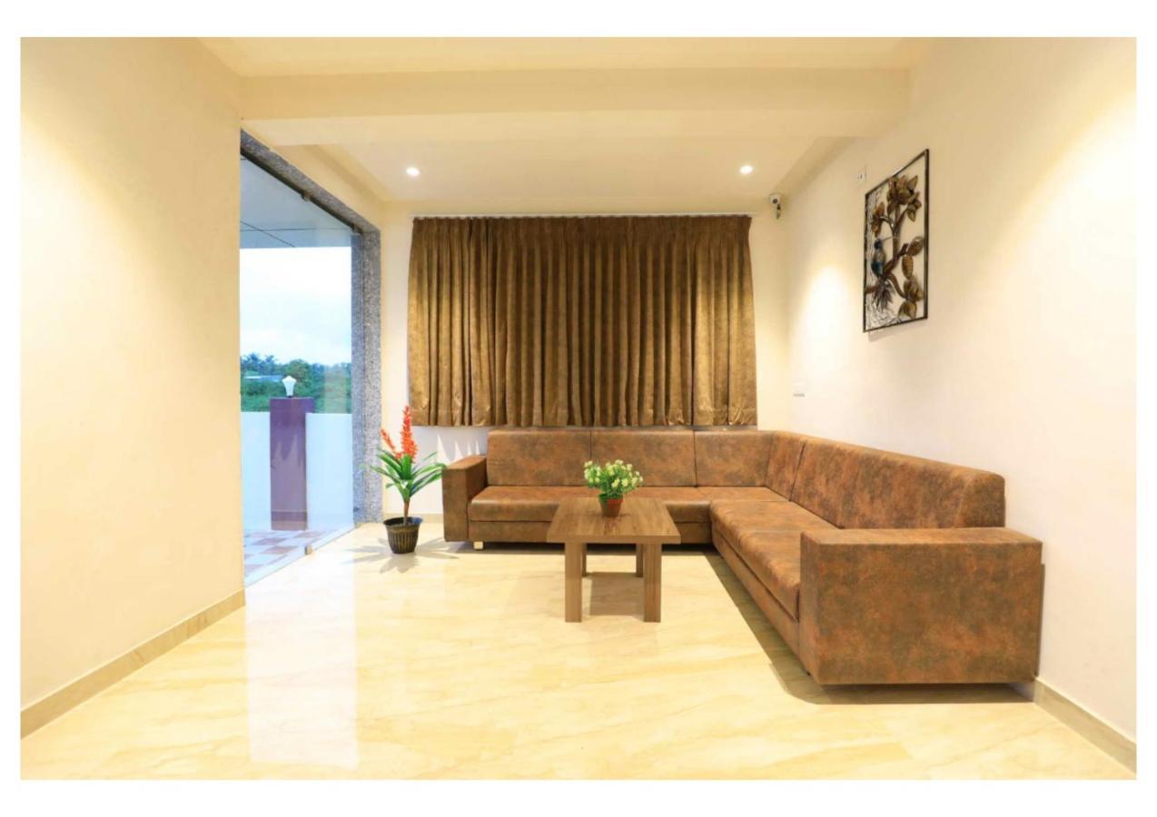 Hotel Scintilla Somnath Bagian luar foto