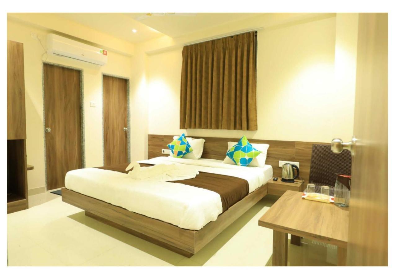 Hotel Scintilla Somnath Bagian luar foto